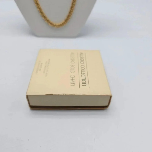 Vintage Avon 1983 Allegro Collection Allegro Bold Chain Gold Tone - Picture 3 of 6